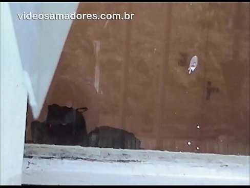 ❤️ Omu cornu chì fighjula a so fidanzata cù un altru tippu, registrendu un video di cazzo senza disturbà a coppia ❤ Sluts à noi % co.kanalmoscow.ru% ﹏