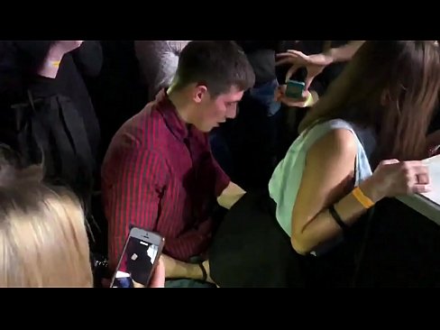 ❤️ Sessu reale in una discoteca russa. Una ragazza russa di 18 anni in l'anu è a vagina scopata in una discoteca ❤ Sluts à noi % co.kanalmoscow.ru% ﹏